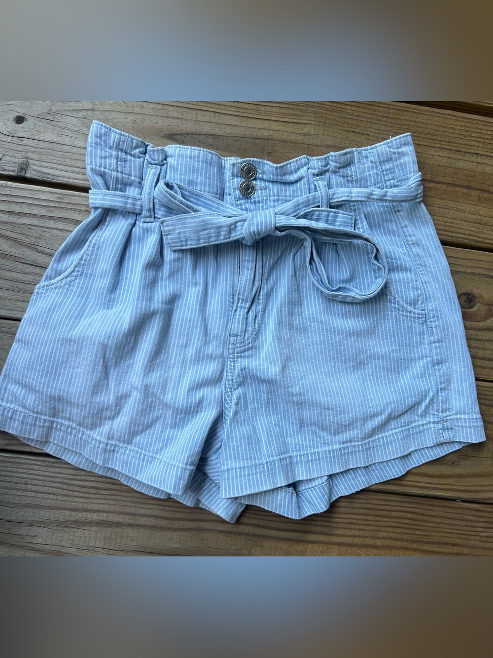 American Eagle High-Waist Paperbag Tie-Belt Mom Shorts Size 4 - Picture 5 of 8